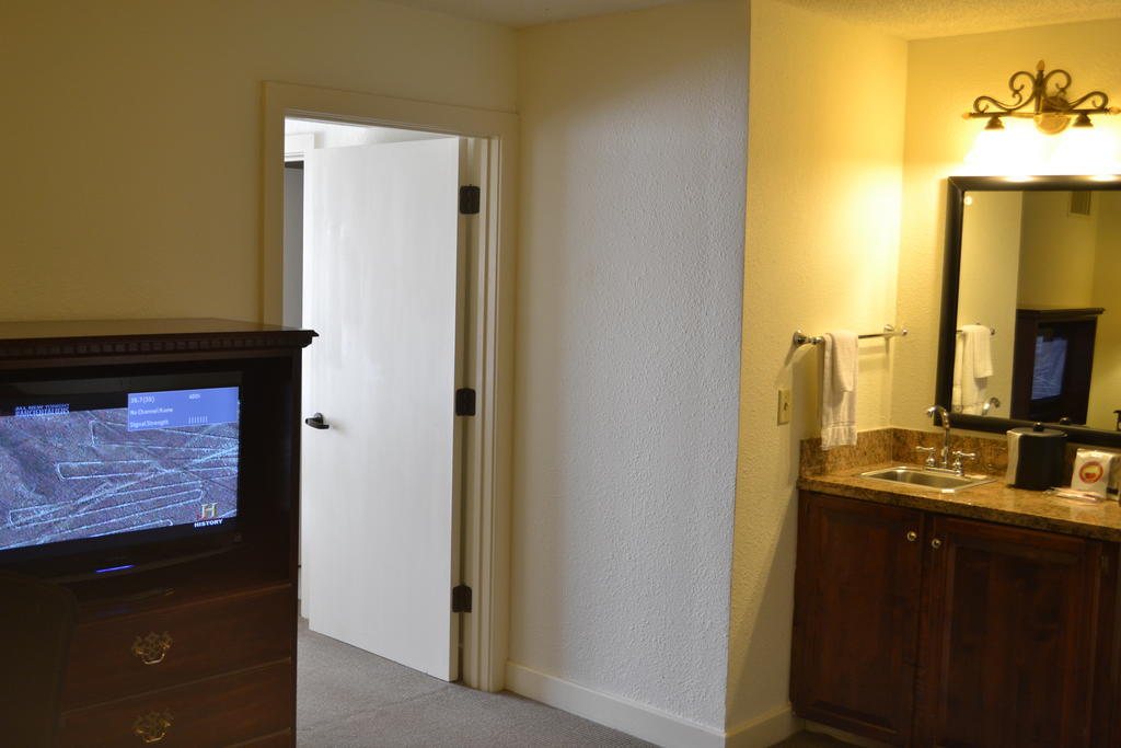 Jameson Inn & Suites بولينغ غرين المظهر الخارجي الصورة