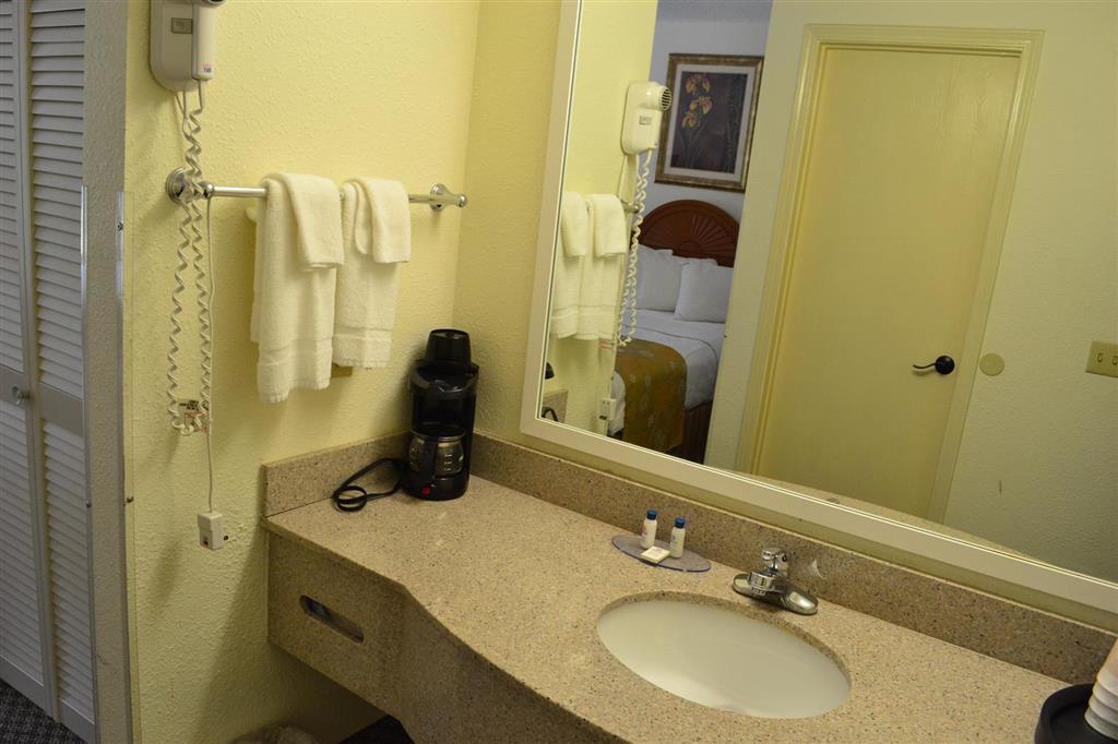 Jameson Inn & Suites بولينغ غرين الغرفة الصورة