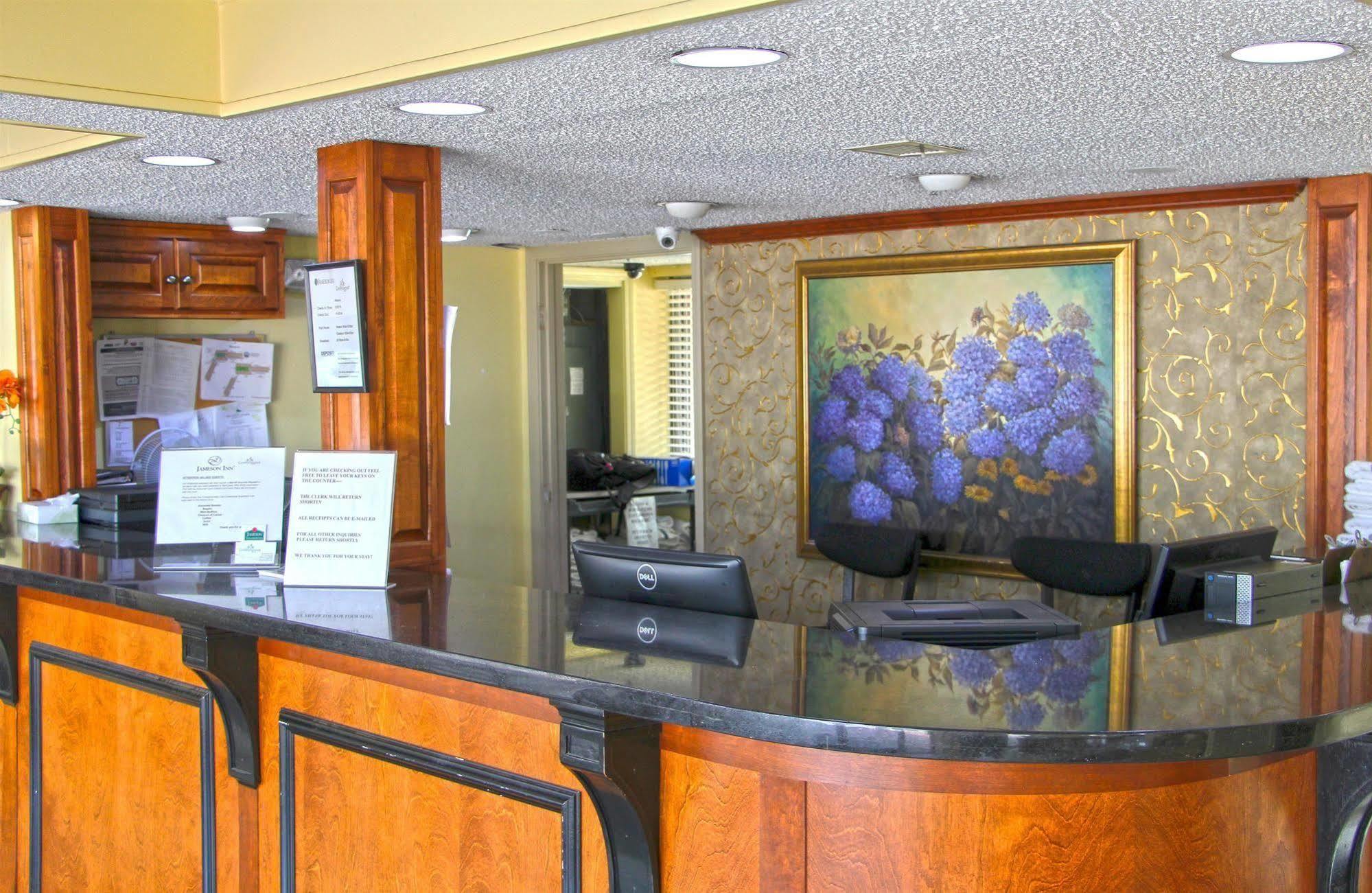 Jameson Inn & Suites بولينغ غرين المظهر الخارجي الصورة