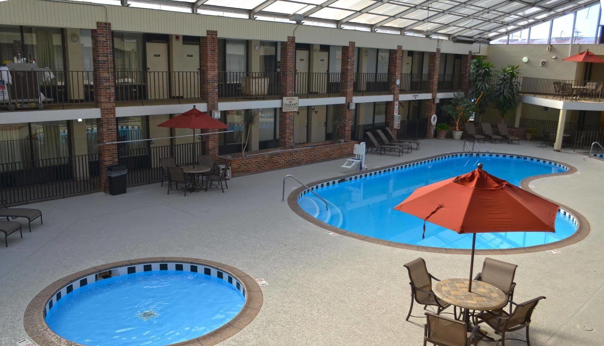 Jameson Inn & Suites بولينغ غرين المظهر الخارجي الصورة