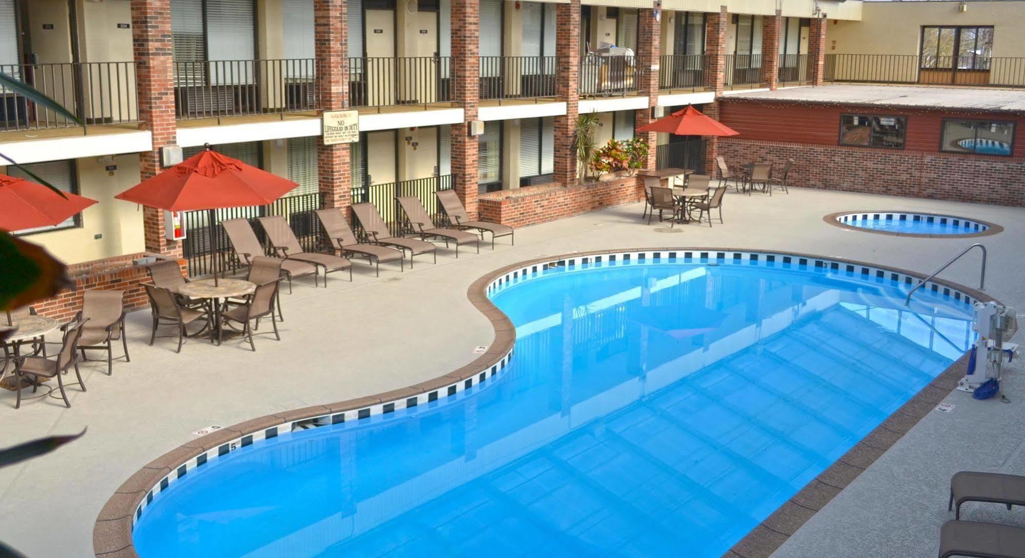 Jameson Inn & Suites بولينغ غرين المظهر الخارجي الصورة